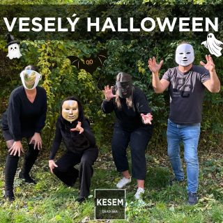 Veselý Halloween 🎃 Zdá se, že LED masky PALSAR7 a Halloween mají hodně společného. I Mrtvé moře do toho krásně zapadá. 💀...